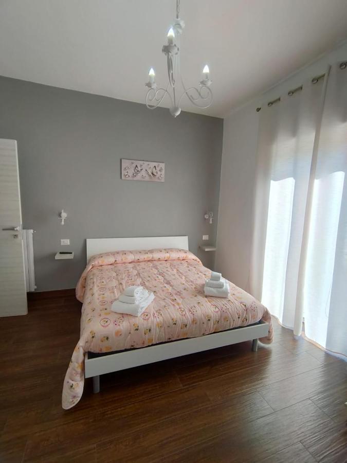 Mirabella Eclano Desidora B&B מראה חיצוני תמונה
